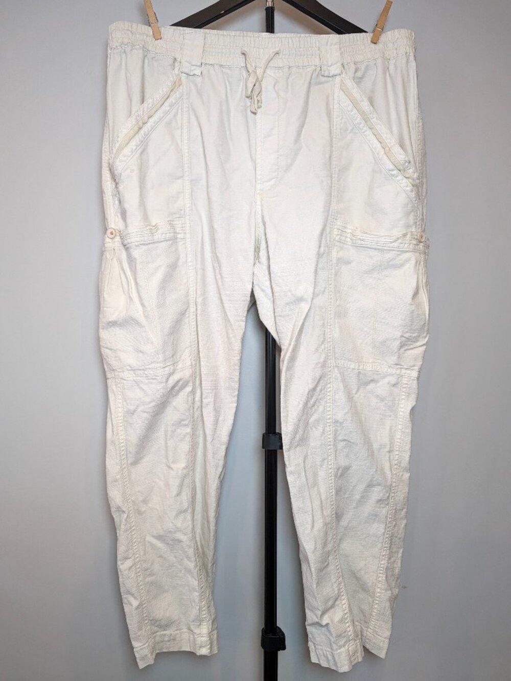 Anthropologie Women's Size 32 Cargo Pants Cream Y2K Contemporary